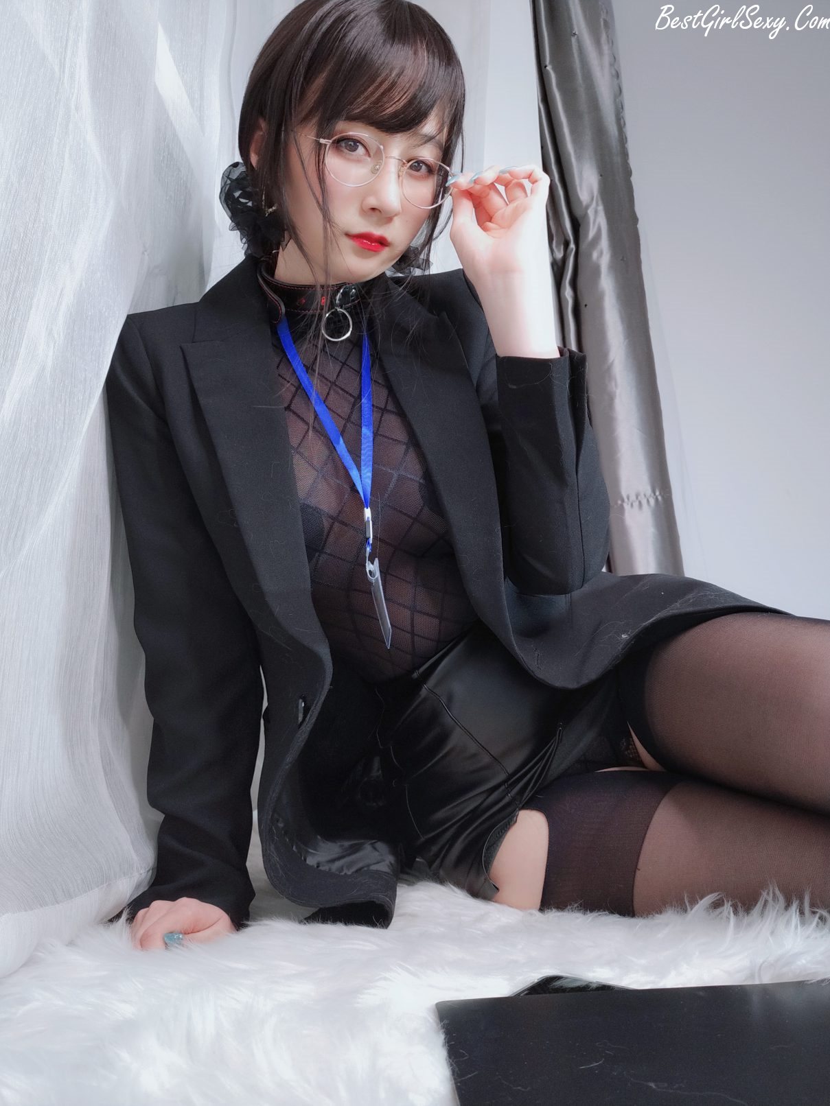 Coser@白银81 Vol.057 自撮り 黑丝情趣 A