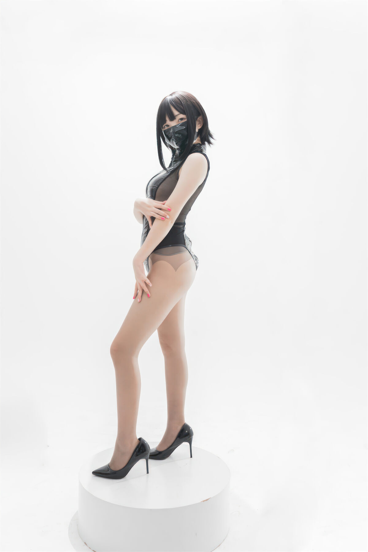 Coser@花铃 – 灰丝皮衣