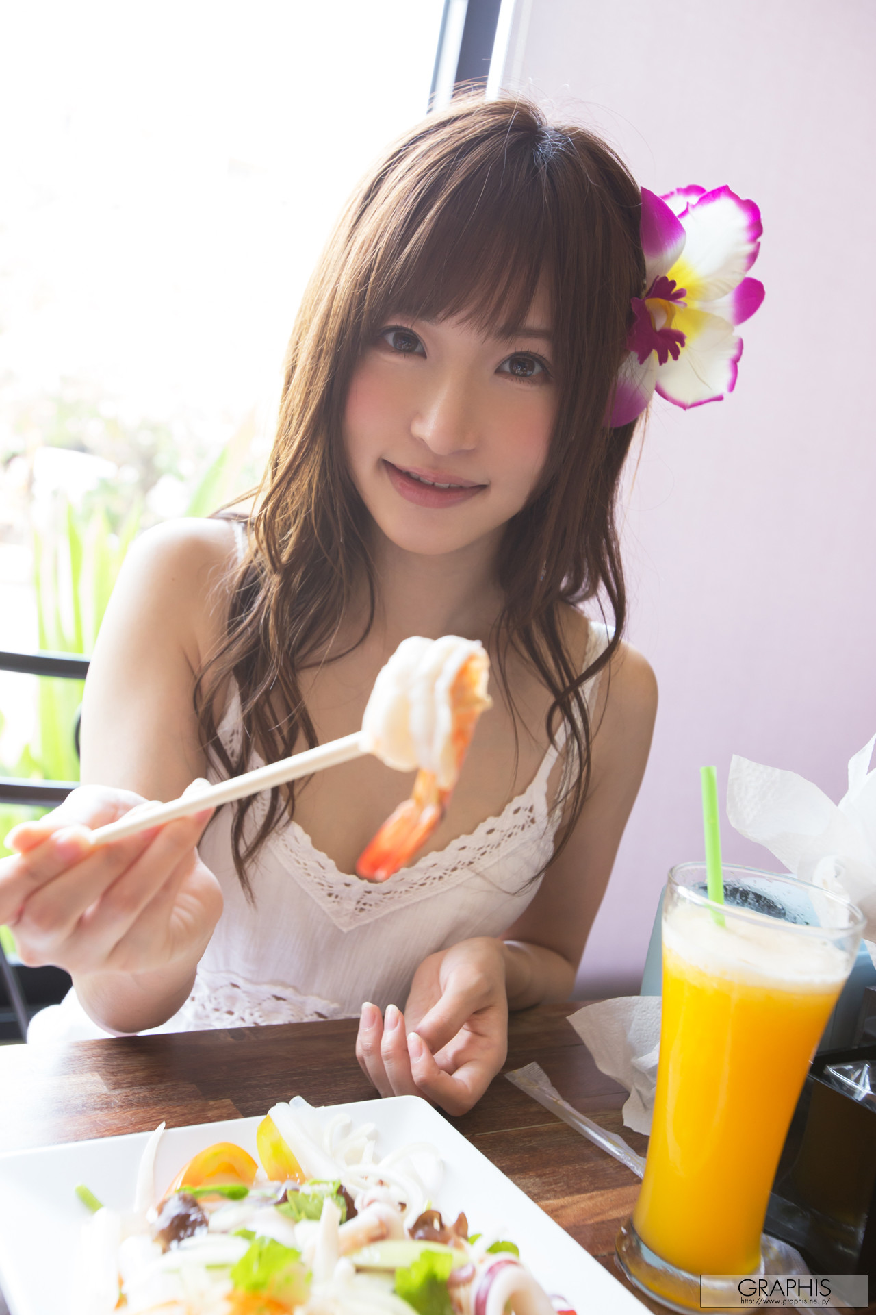 Moe Amatsuka 天使もえ, [Graphis] Gals 「Tropiacl Summer!」 Vol.02