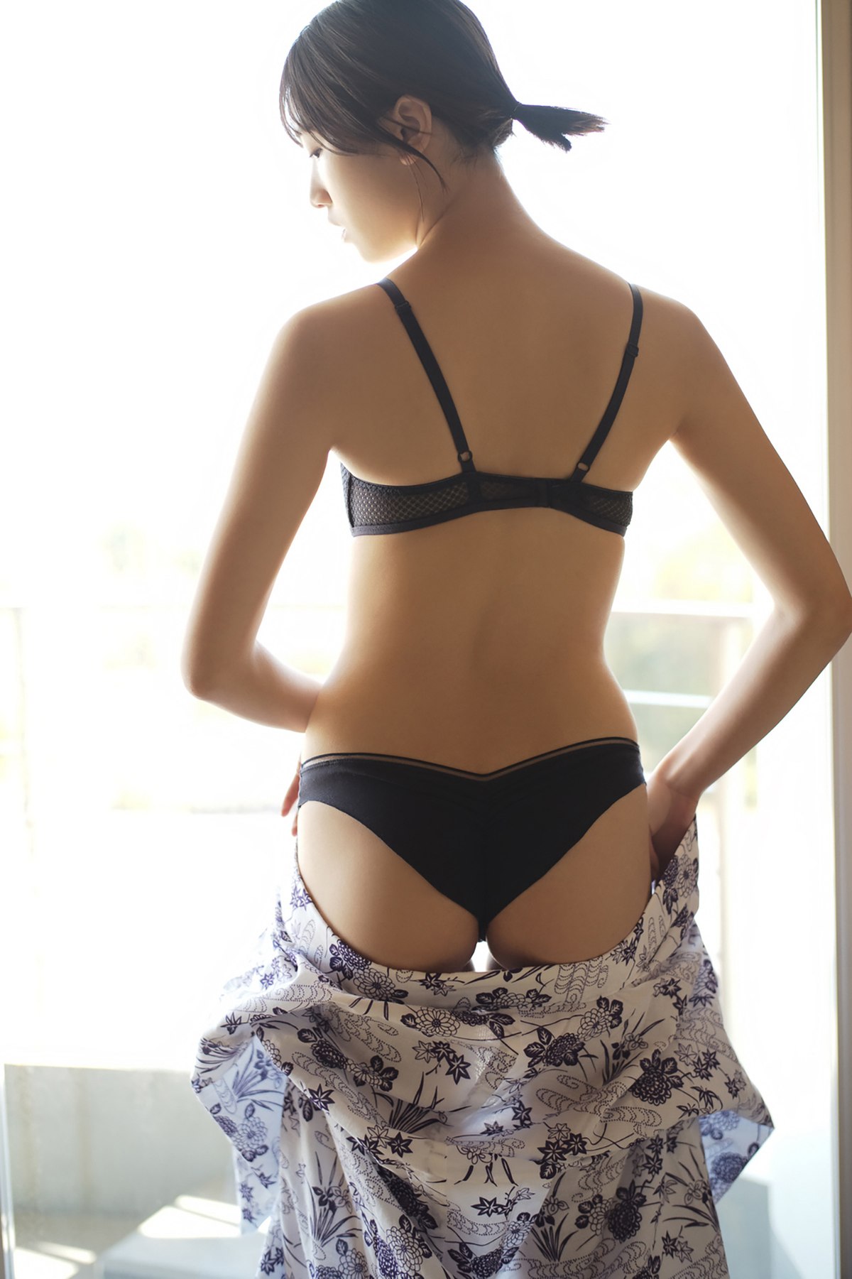 Photobook 2023-06-01 Funai Miku 船井美玖 – Two Days With My Girlfriend Young Champion Digigra