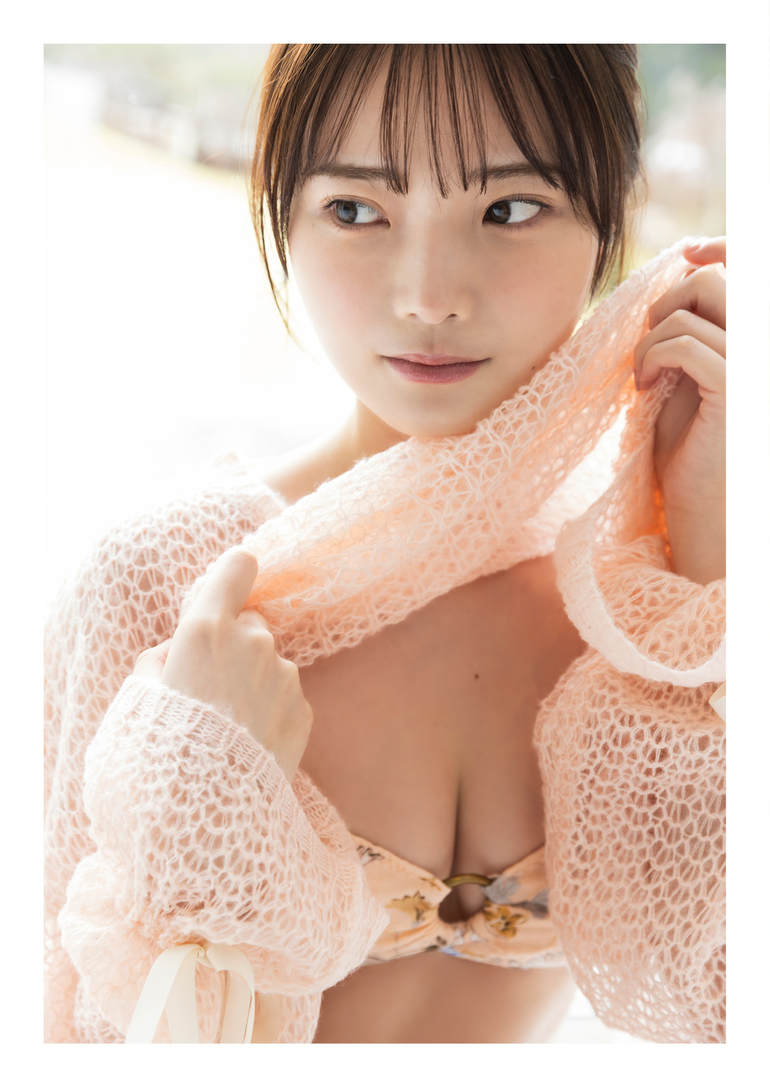 Himeka Araya 新谷姫加, 周プレ Photo Book 「猫っぽい彼女を抱きしめたい」 Set.01