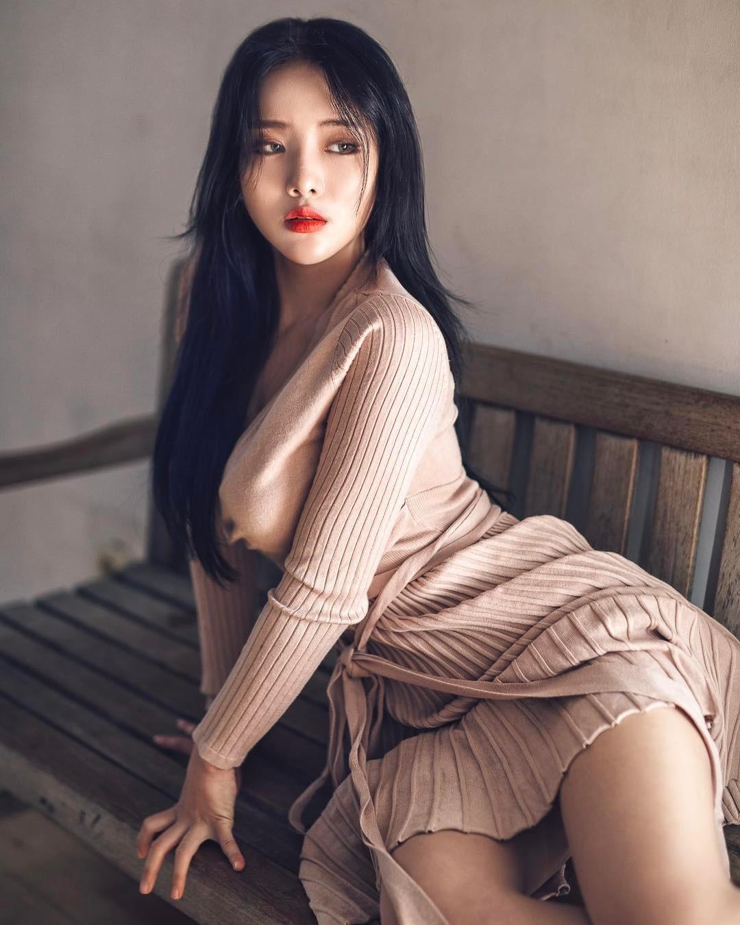 Jeee622 Huge Boobs Body Picture and Photo