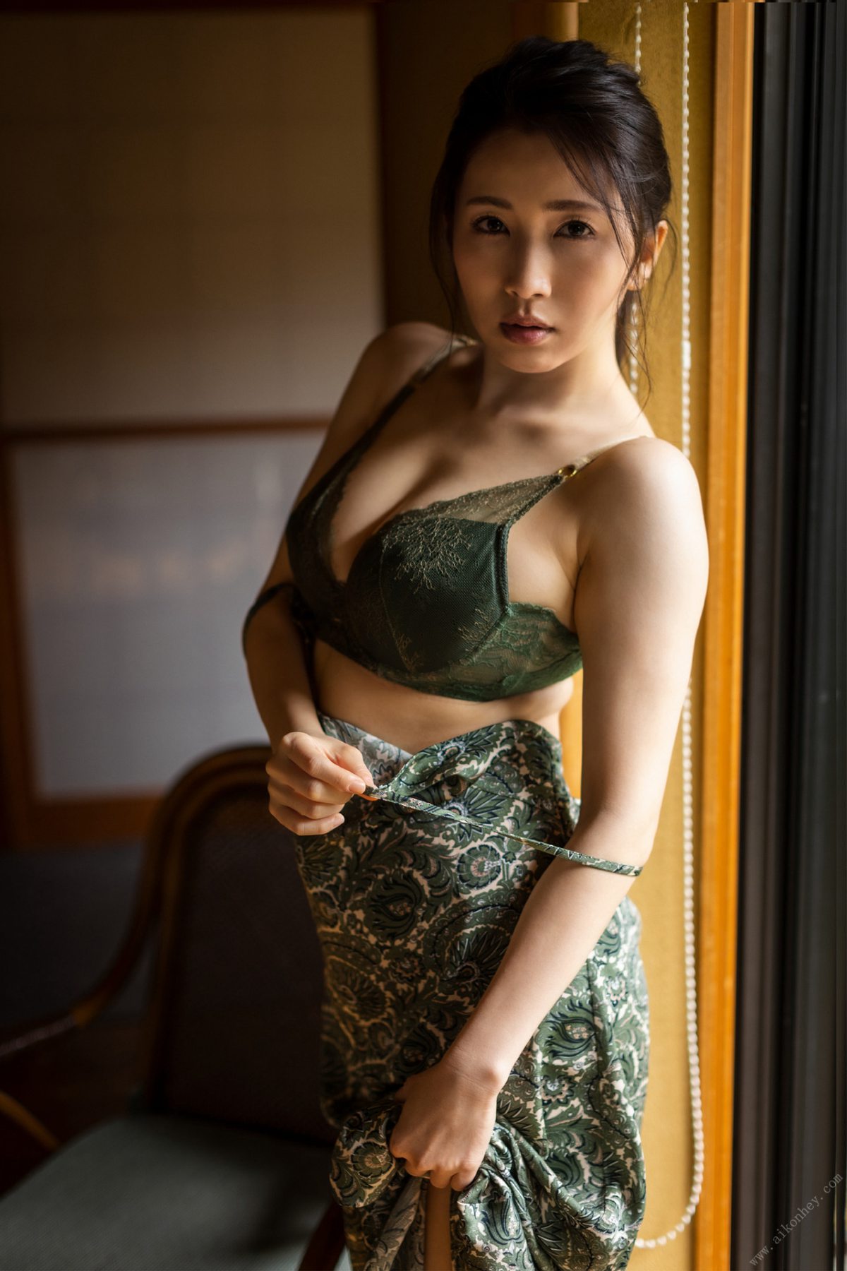 Photobook 2021-11-05 Hikari Kisaki 妃ひかり – To Those Who Shine Light 光りが射す方へ