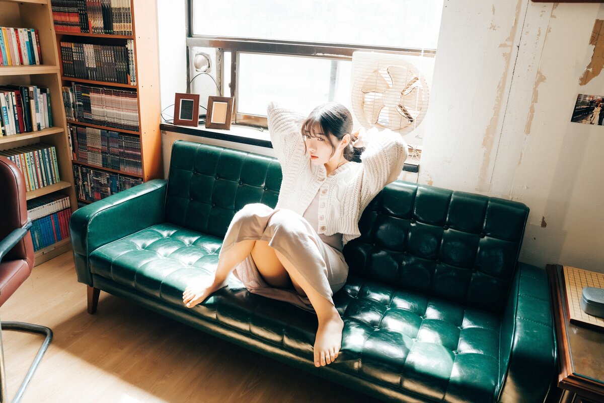 Loozy Sonson 손손 – Comic Shop Girl S.Ver A