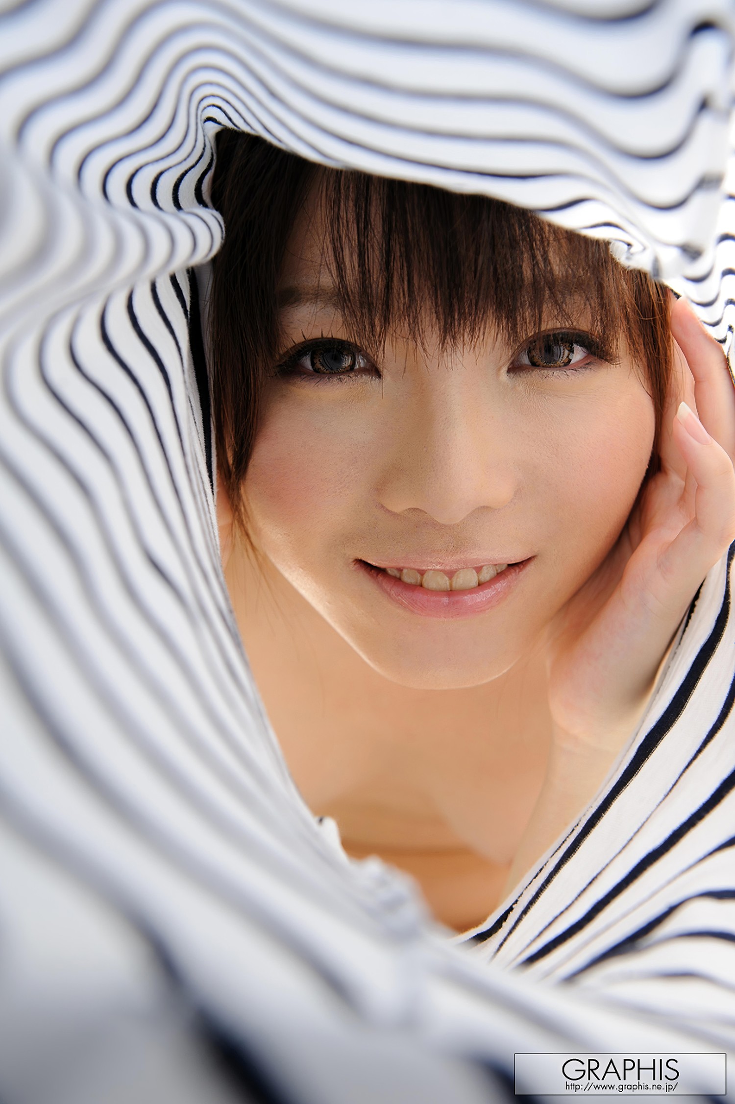 Mana Haruka はるか真菜, Graphis Calendar 2012.08