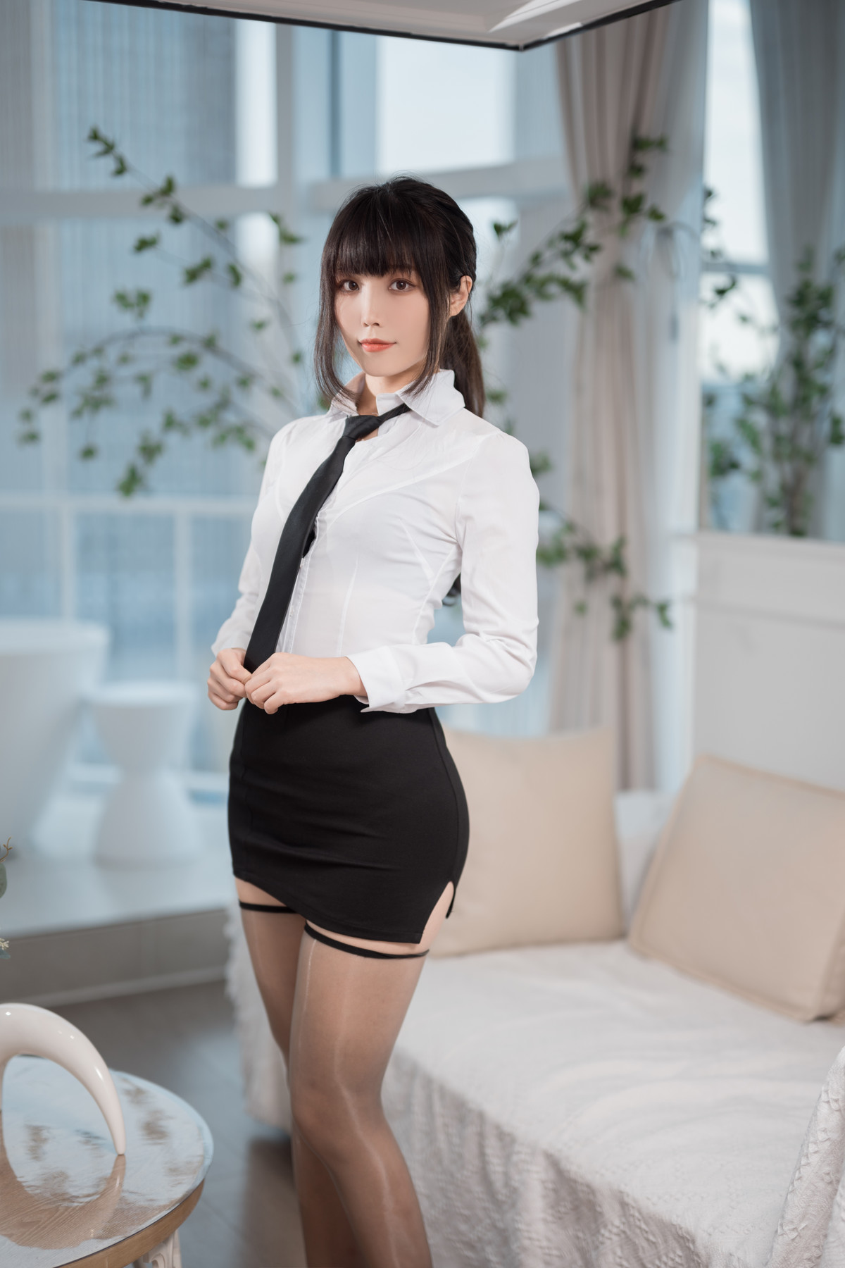 Cosplay 汪知子 Office Lady