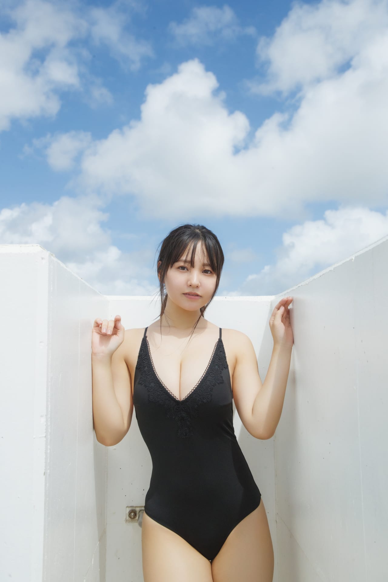 Yuzuha Hongo 本郷柚巴, ＦＲＩＤＡＹデジタル写真集 「Happiness」 Set.01