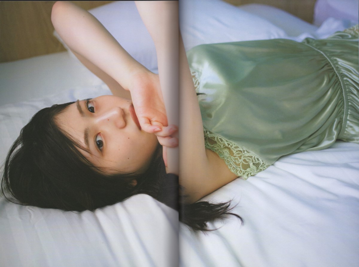 Photobook 2022-09-02 Lady Collector