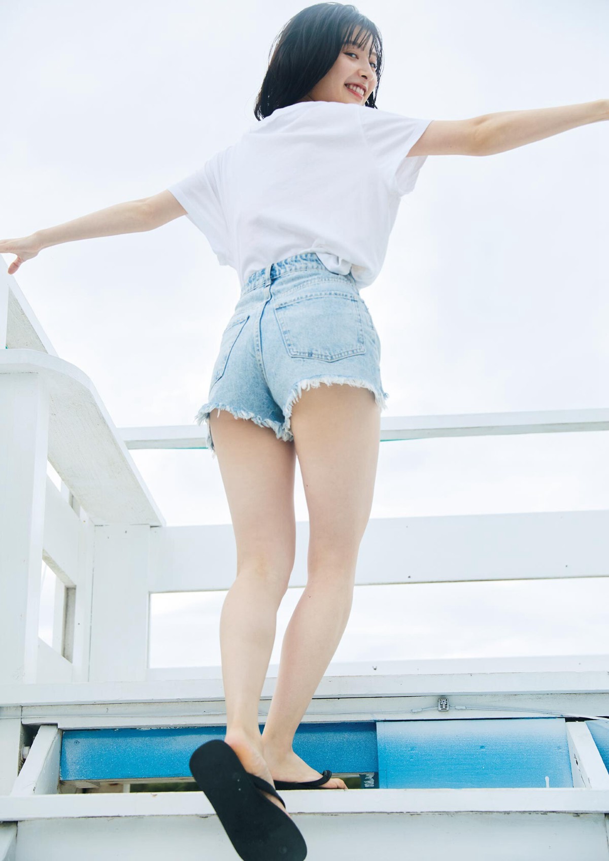 Photobook 2023.04.19 Tomu Muto 武藤十夢 – 1st Photobook Tomumoyo