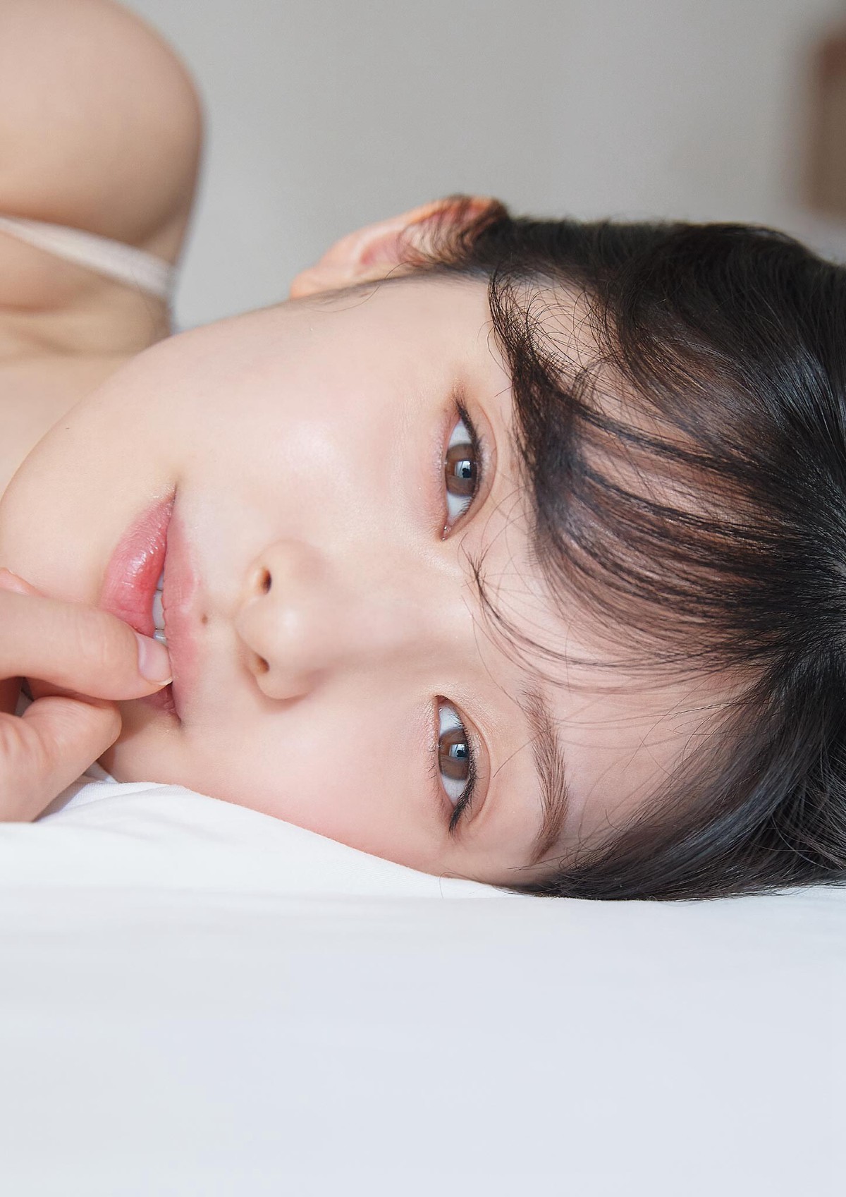 Photobook 2023.04.19 Tomu Muto 武藤十夢 – 1st Photobook Tomumoyo