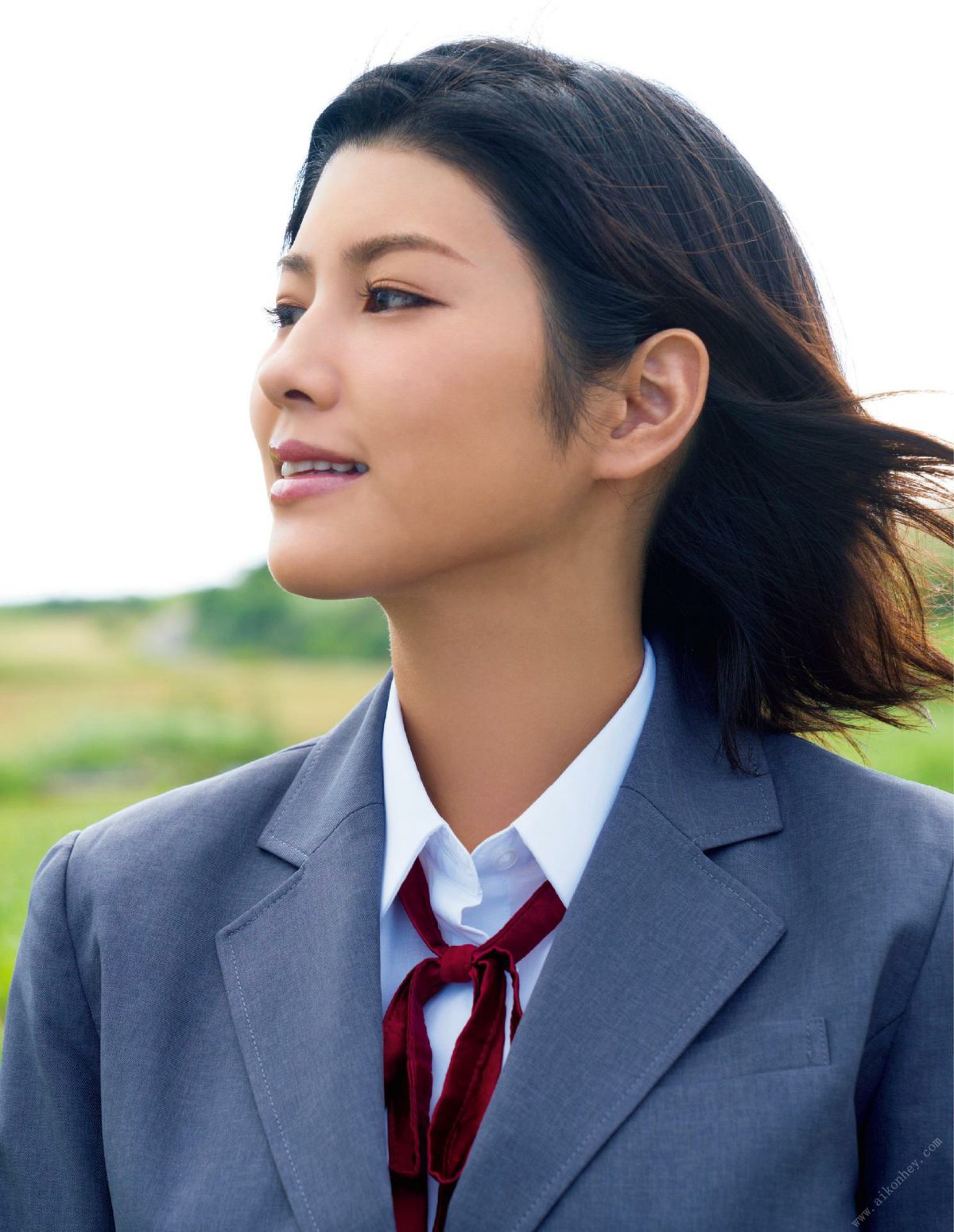 Suzume Mino 美乃すずめ 1st Photobook – Yu bi 優美 2021-08-25