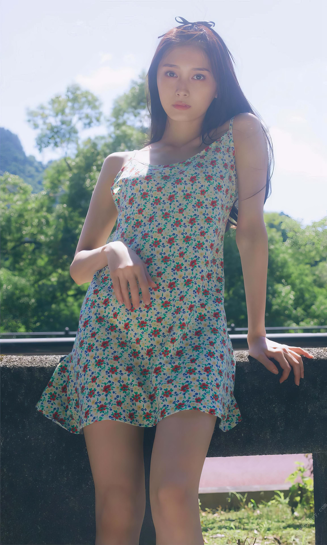 Rina Koyama 小山璃奈, 周プレ Photo Book 「红い花」 Set.01