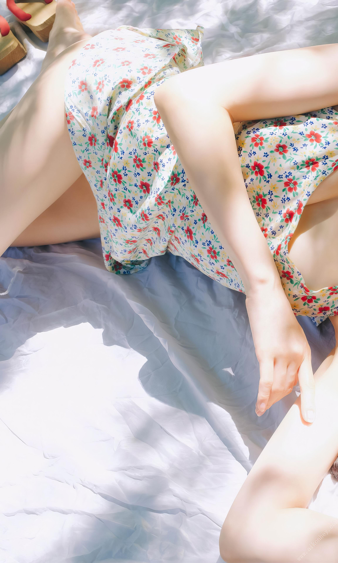 Rina Koyama 小山璃奈, 周プレ Photo Book 「红い花」 Set.01