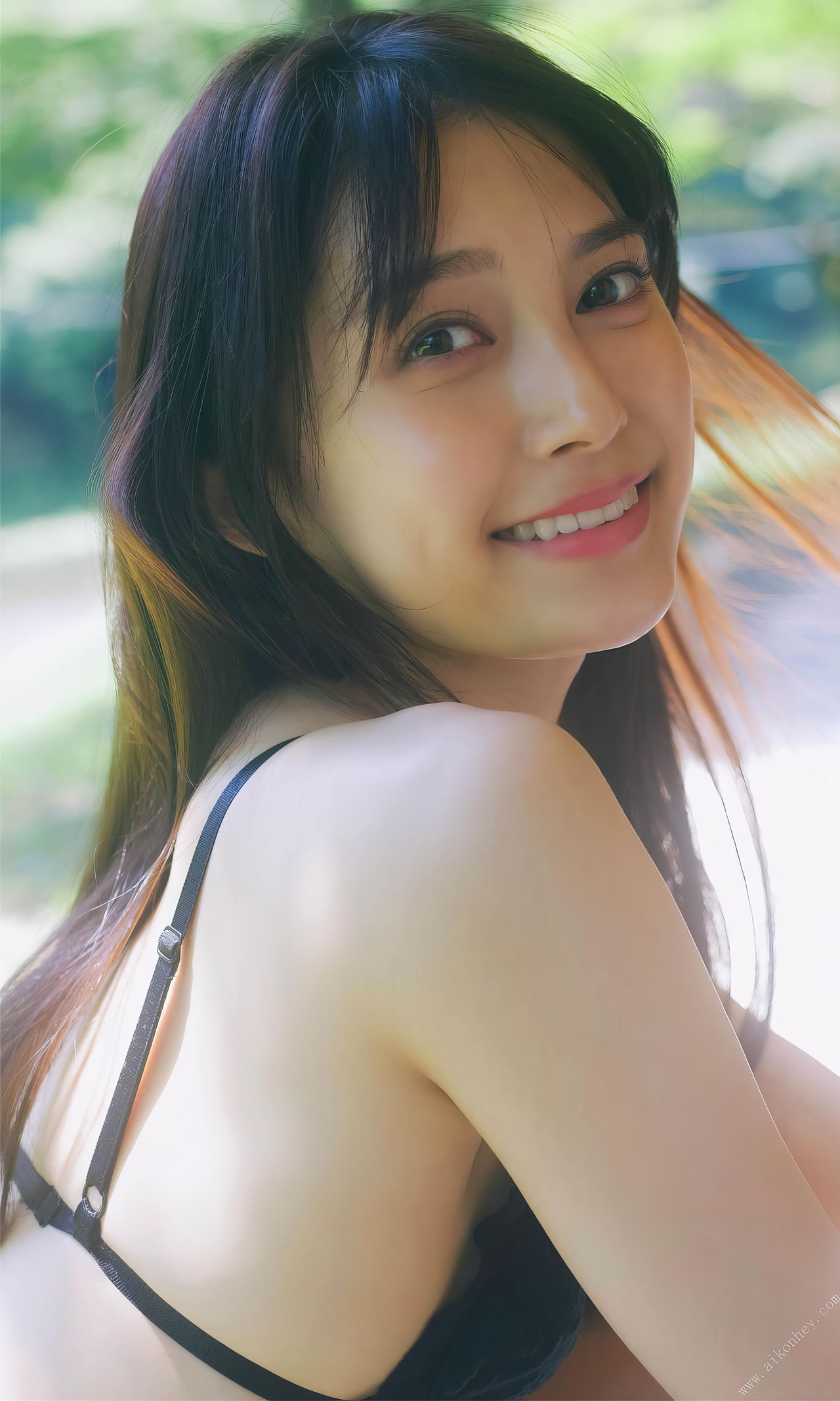 Rina Koyama 小山璃奈, 周プレ Photo Book 「红い花」 Set.02