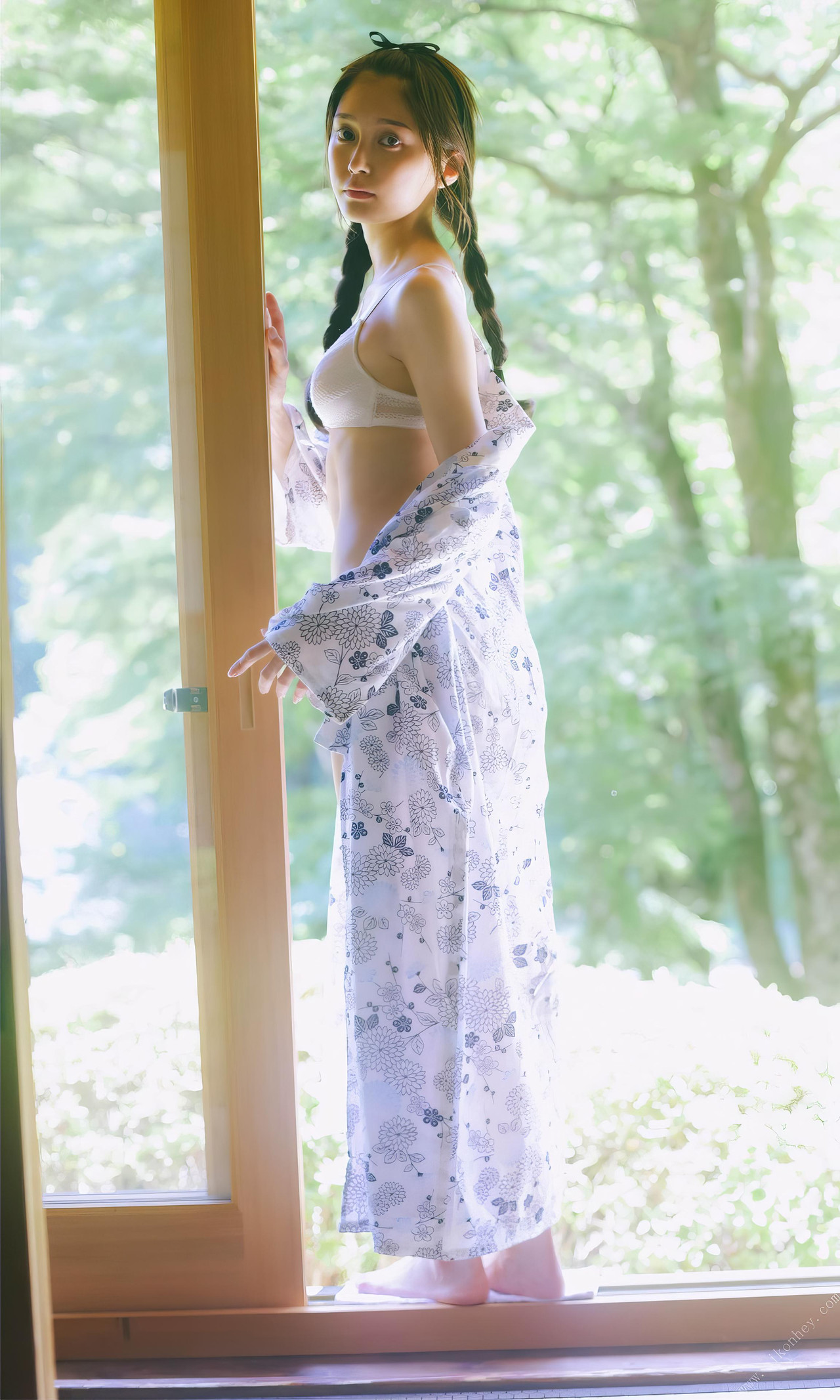 Rina Koyama 小山璃奈, 週プレ Photo Book 「紅い花」 Set.01