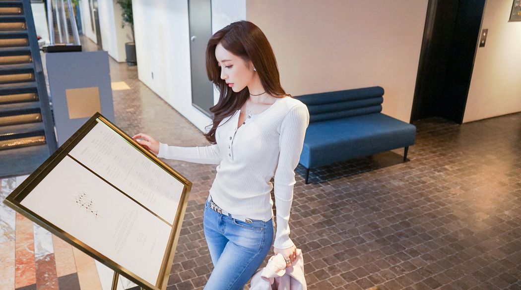 Son Yoon Joo 2017 Beautiful Legs Temperament Picture and Photo 69 Son Yoon Joo 2017 Beautiful Legs Temperament Picture and Photo