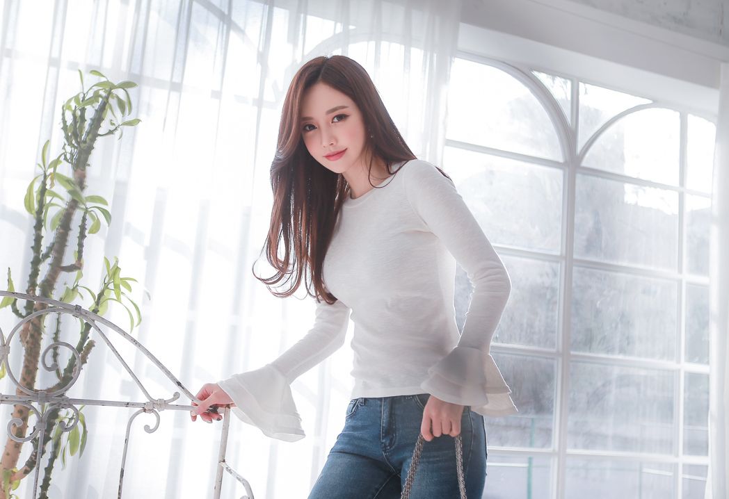 Son Yoon Joo 2017 Beautiful Legs Temperament Picture and Photo 121 Son Yoon Joo 2017 Beautiful Legs Temperament Picture and Photo