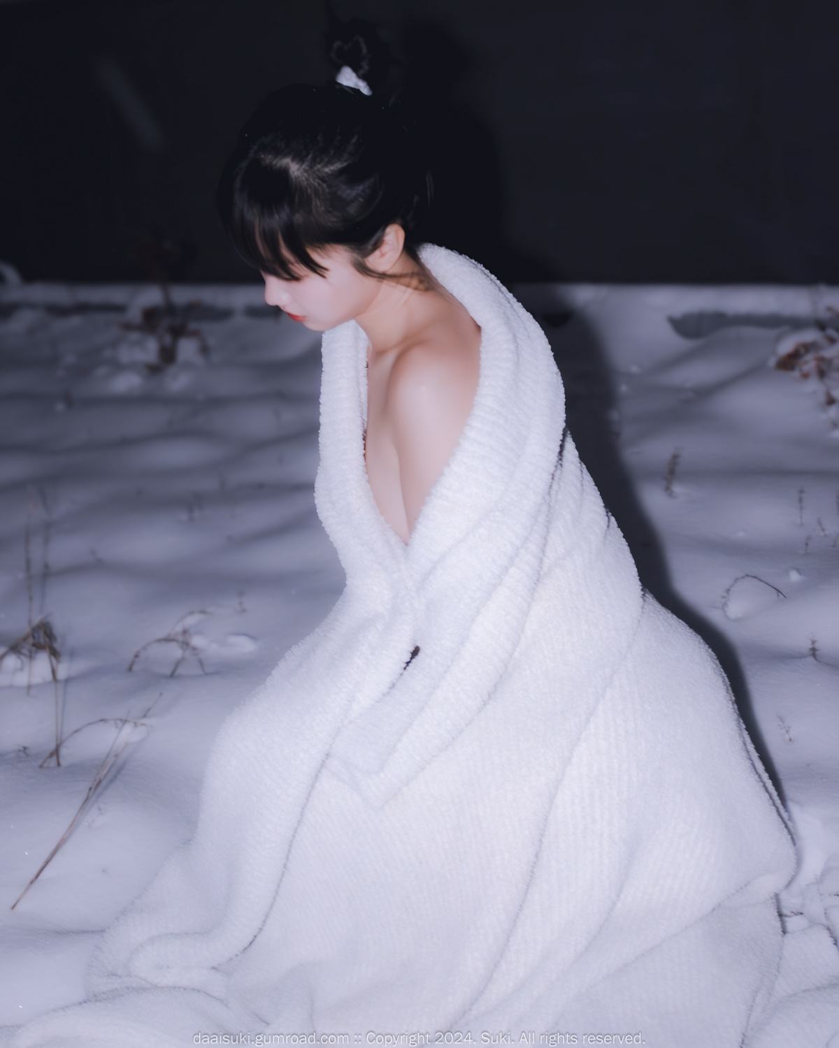 Suki 숙희, Photobook “Snowy Night” Set.01