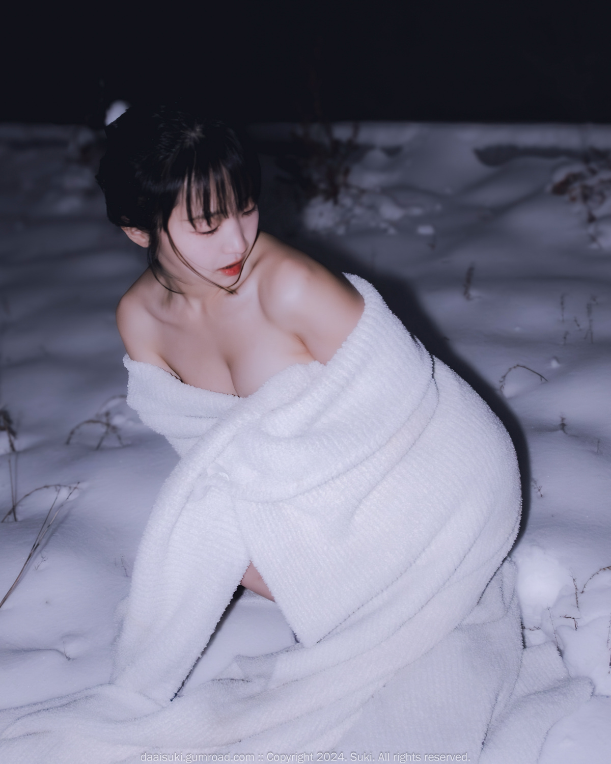 Suki 숙희, Photobook “Snowy Night” Set.01