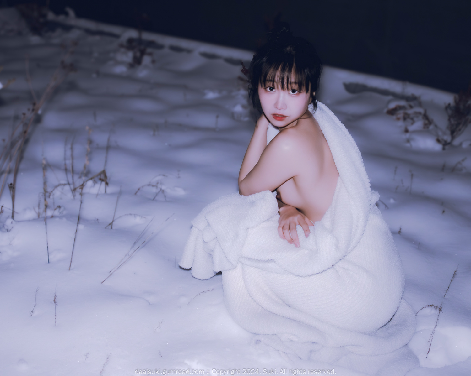 Suki 숙희, Photobook “Snowy Night” Set.01