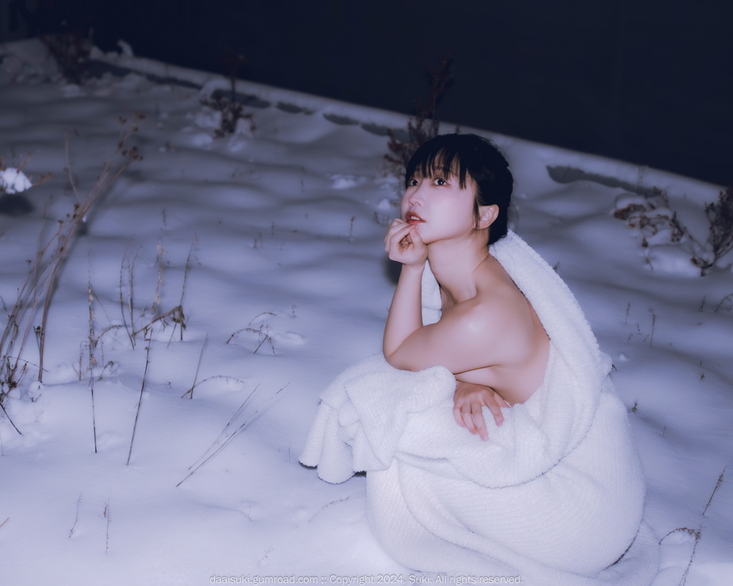 Suki 숙희, Photobook “Snowy Night” Set.01