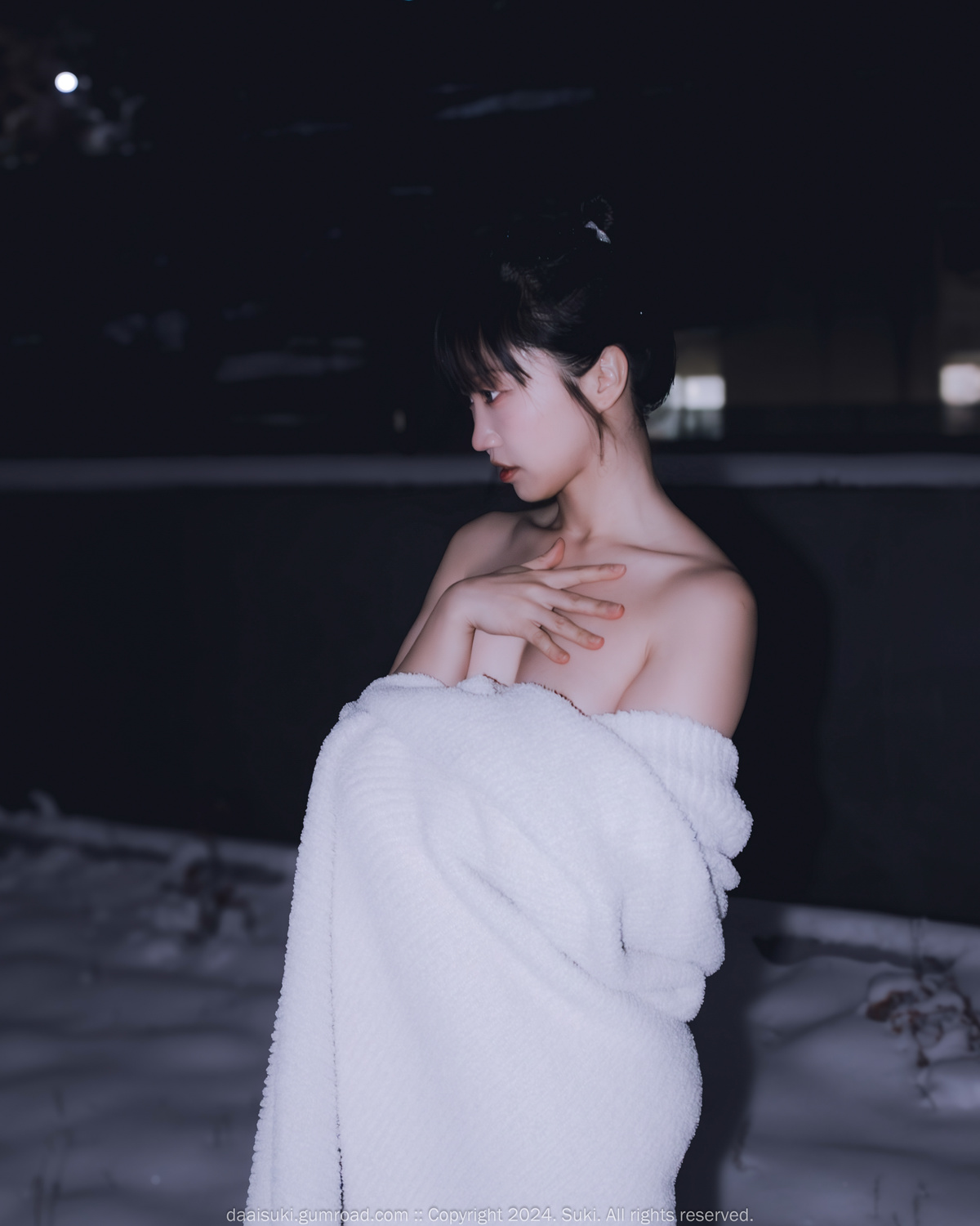 Suki 숙희, Photobook “Snowy Night” Set.01