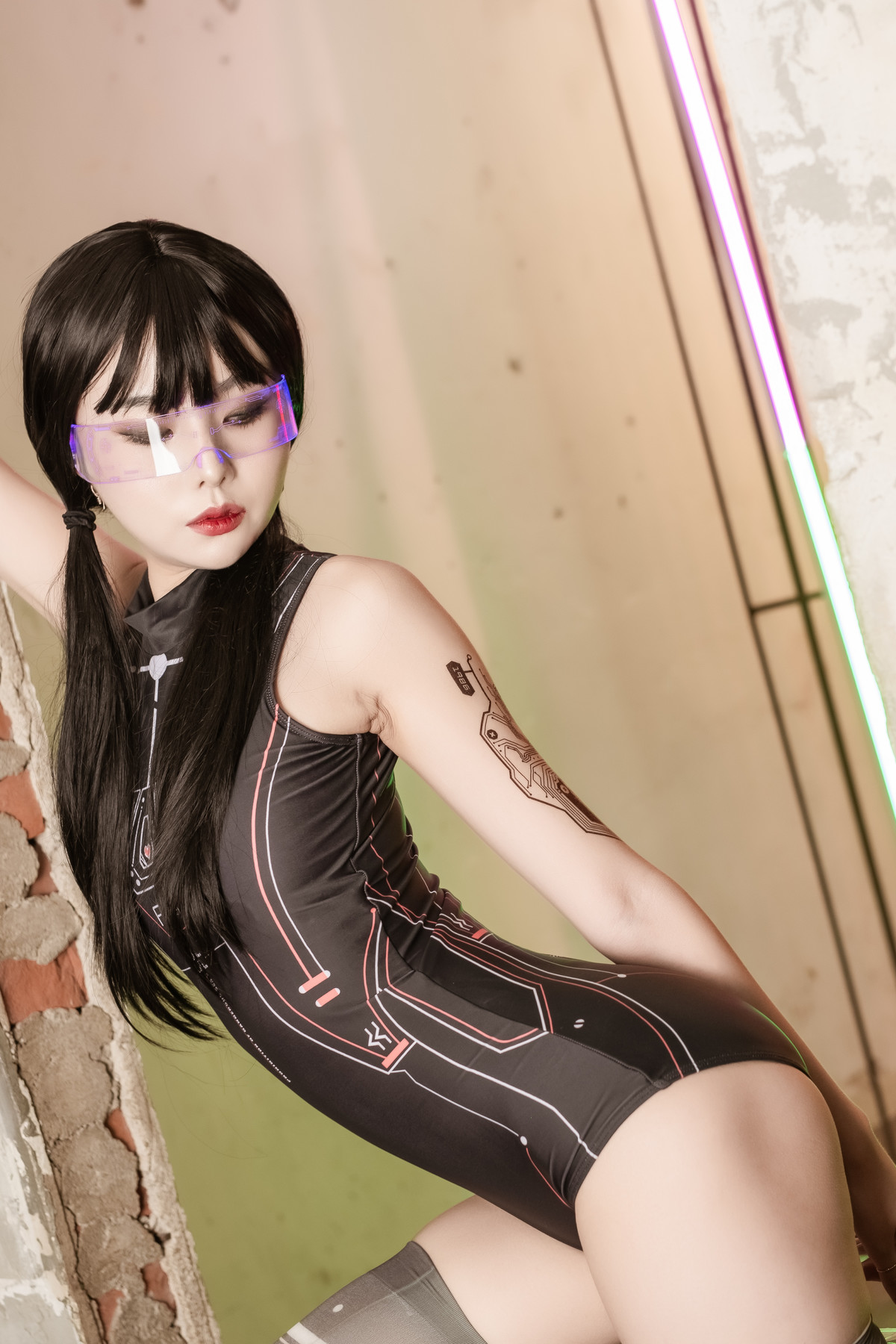 Yuna 유나, Saint PhotoLife Vol.46 Cyber Punk Set.02