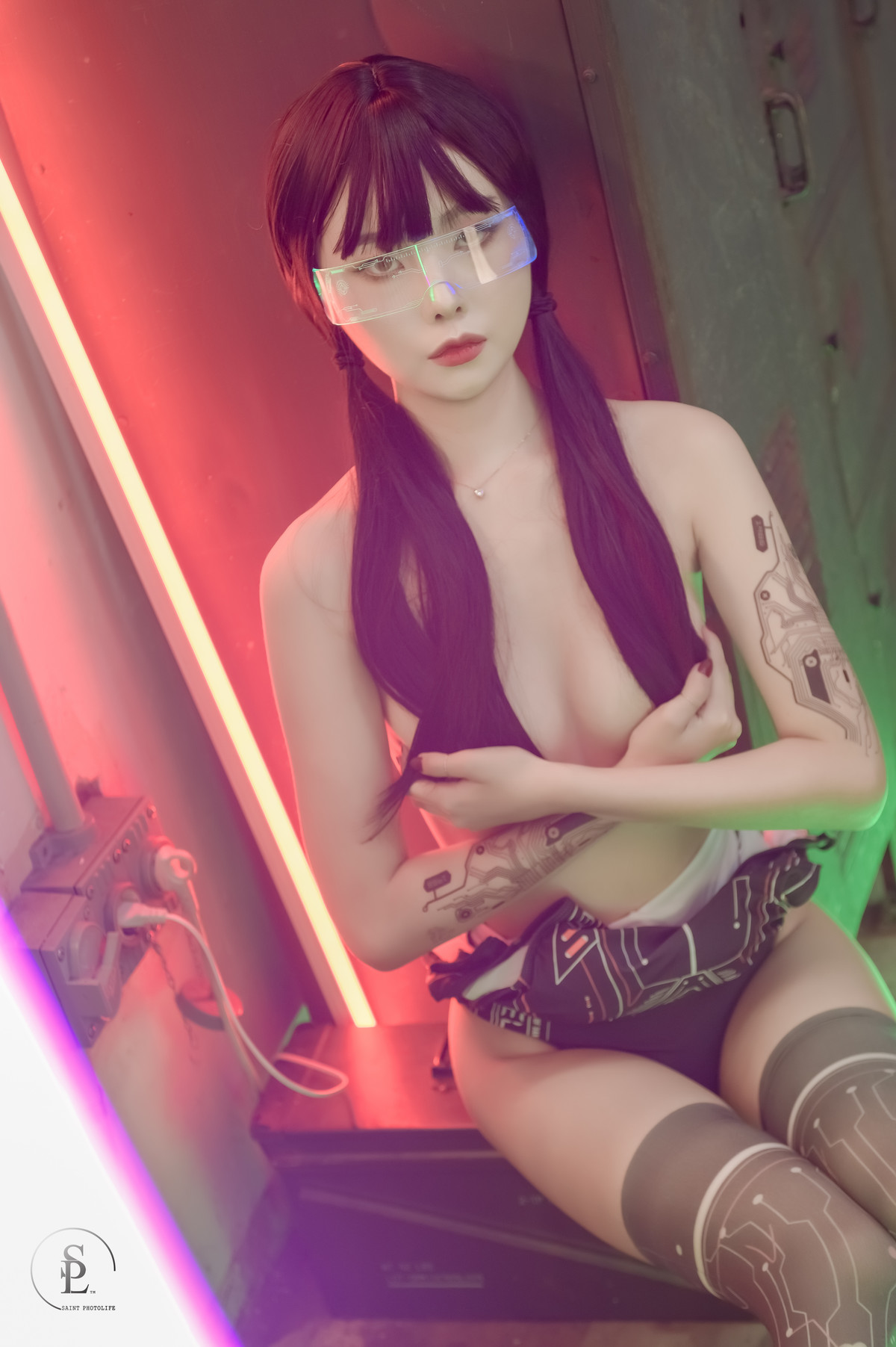 Yuna 유나, Saint PhotoLife Vol.46 Cyber Punk Set.02