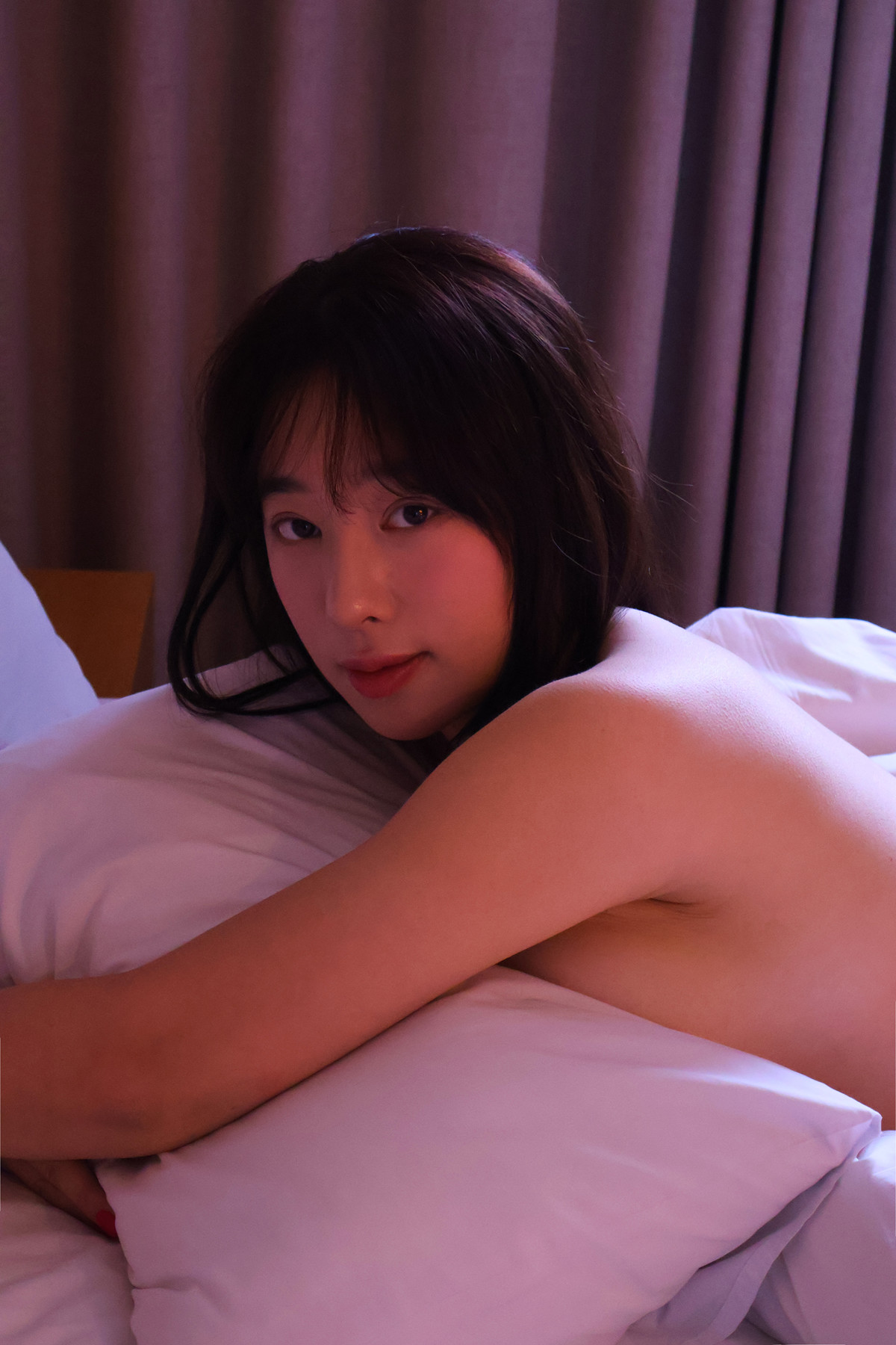 Bitnara 김빛나라, Photobook ‘Her Under The Blanket’ Set.03