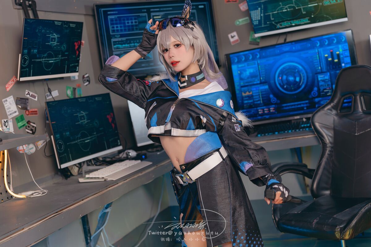 Coser@咬人小小兔 – Silver Wolf Honkai Star Rail