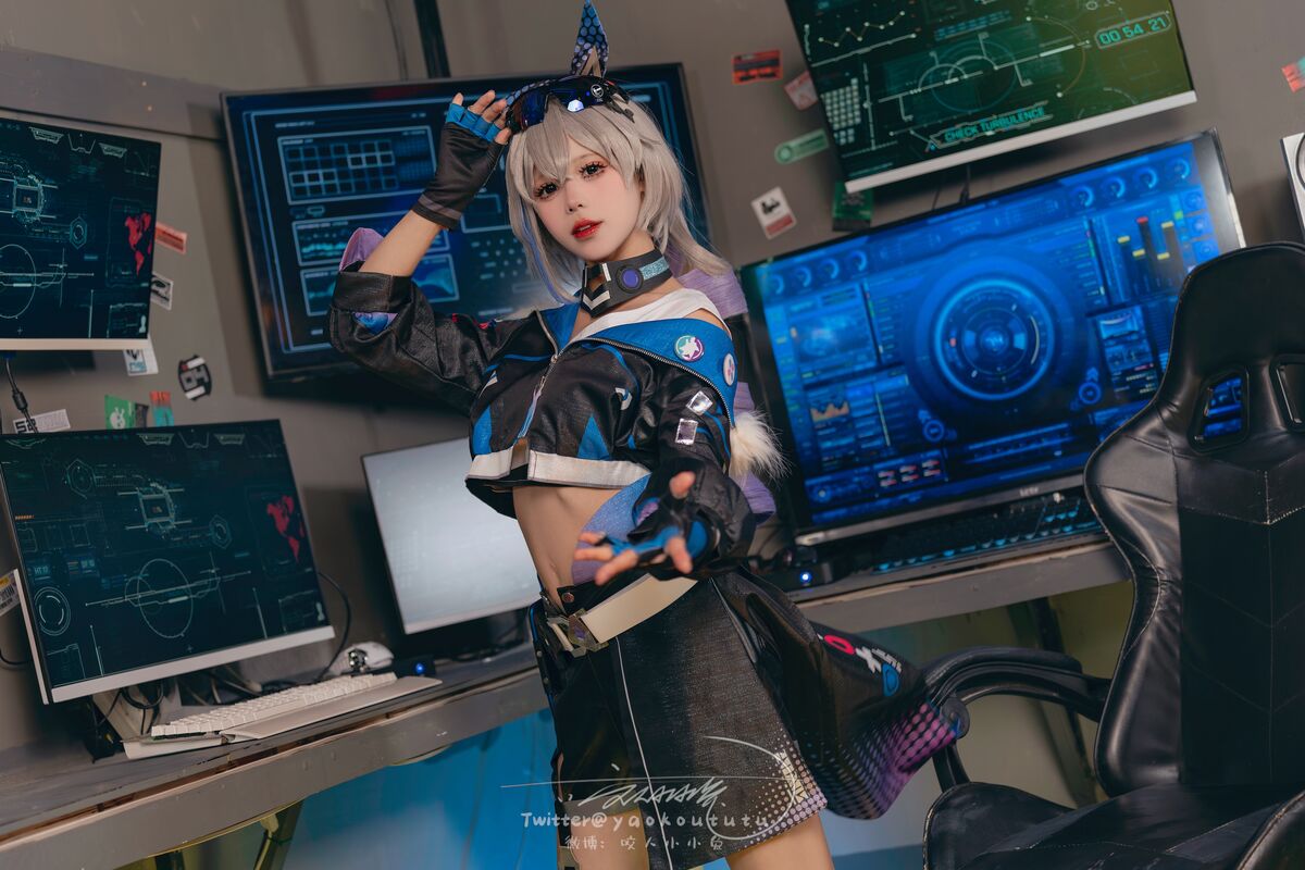 Coser@咬人小小兔 – Silver Wolf Honkai Star Rail