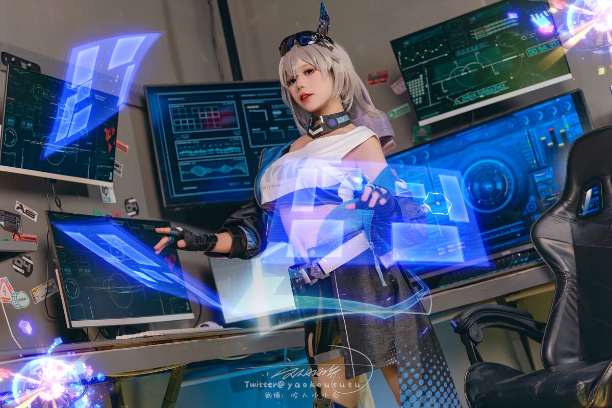 Coser@咬人小小兔 – Silver Wolf Honkai Star Rail