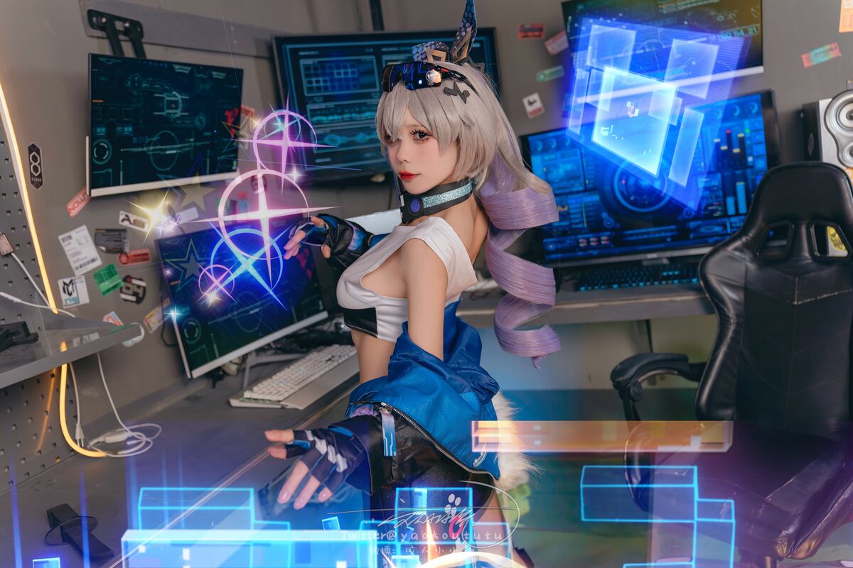 Coser@咬人小小兔 – Silver Wolf Honkai Star Rail