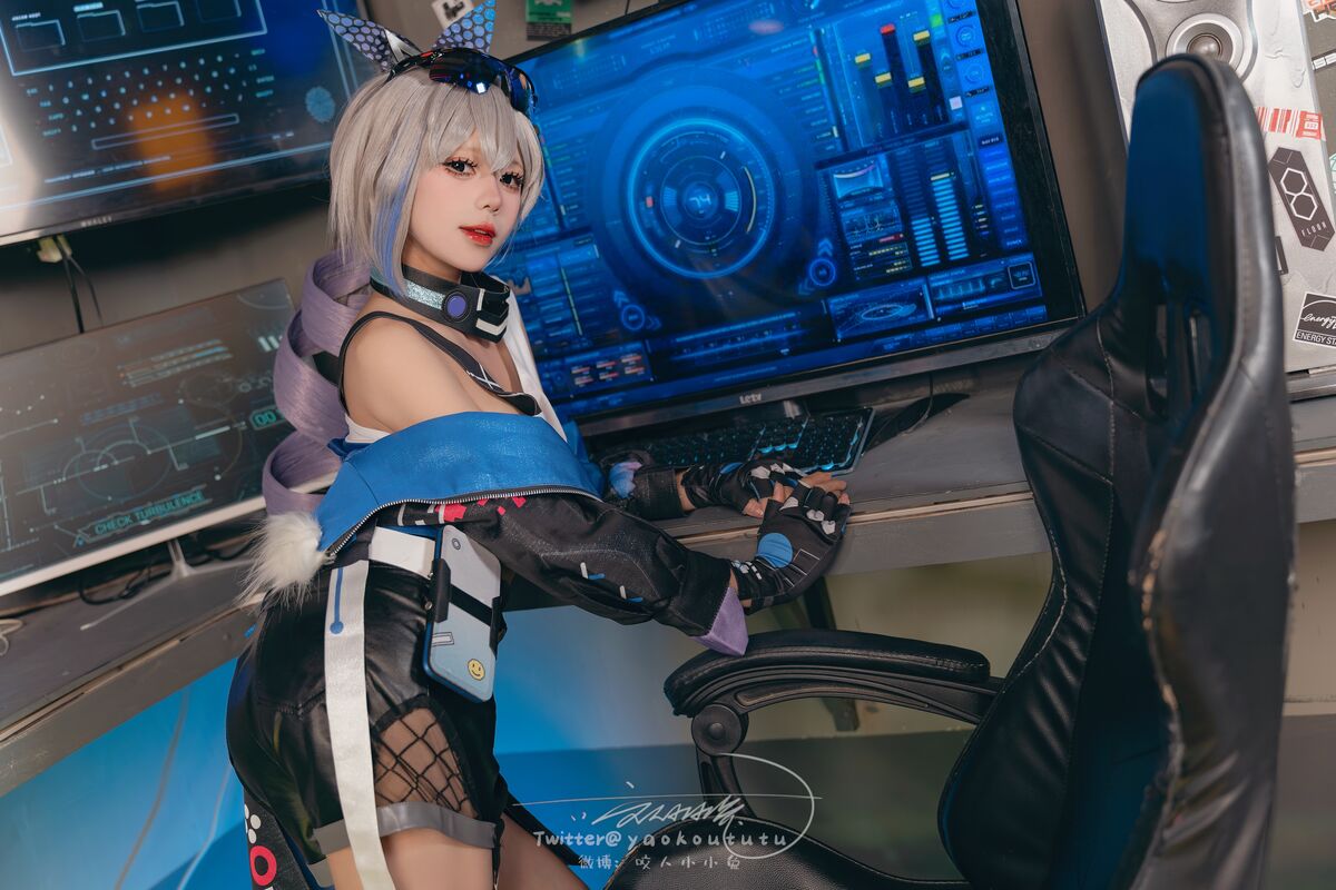 Coser@咬人小小兔 – Silver Wolf Honkai Star Rail
