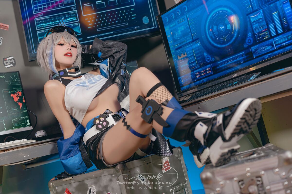 Coser@咬人小小兔 – Silver Wolf Honkai Star Rail