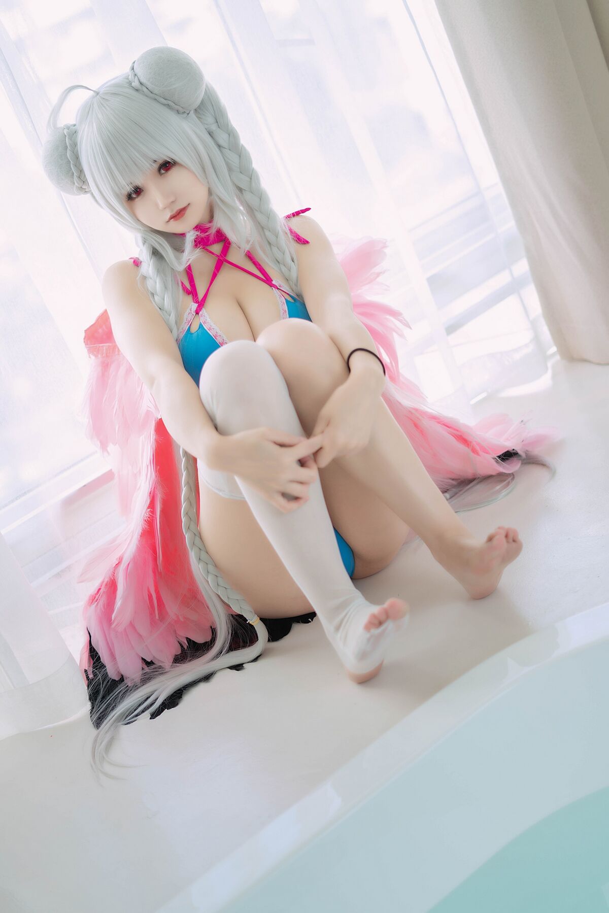 Coser@小仓千代w – Awesome Swimsuit