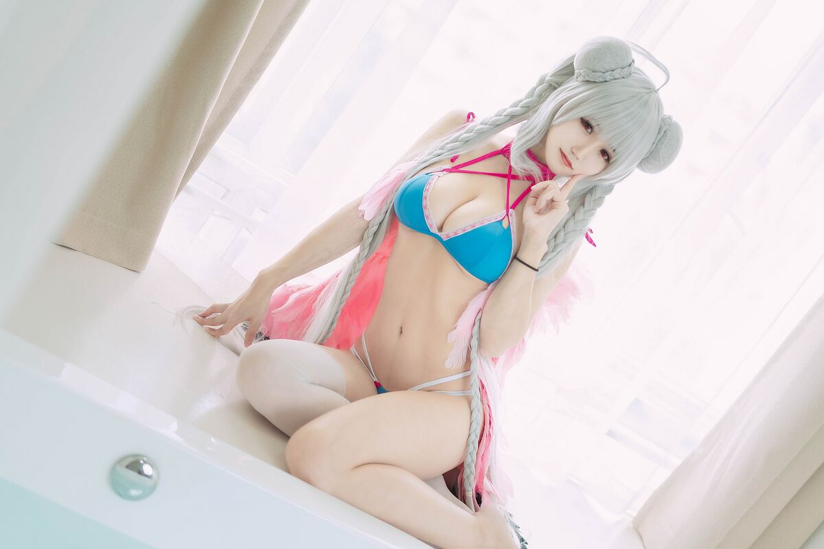 Coser@小仓千代w – Awesome Swimsuit