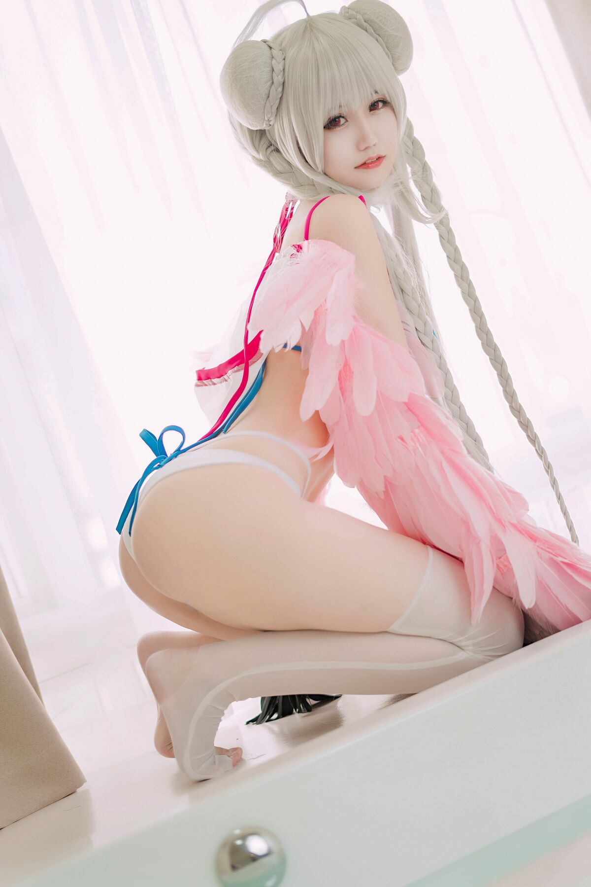 Coser@小仓千代w – Awesome Swimsuit