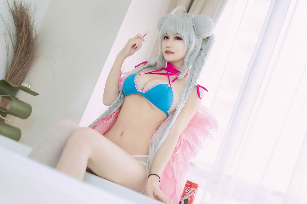 Coser@小仓千代w – Awesome Swimsuit