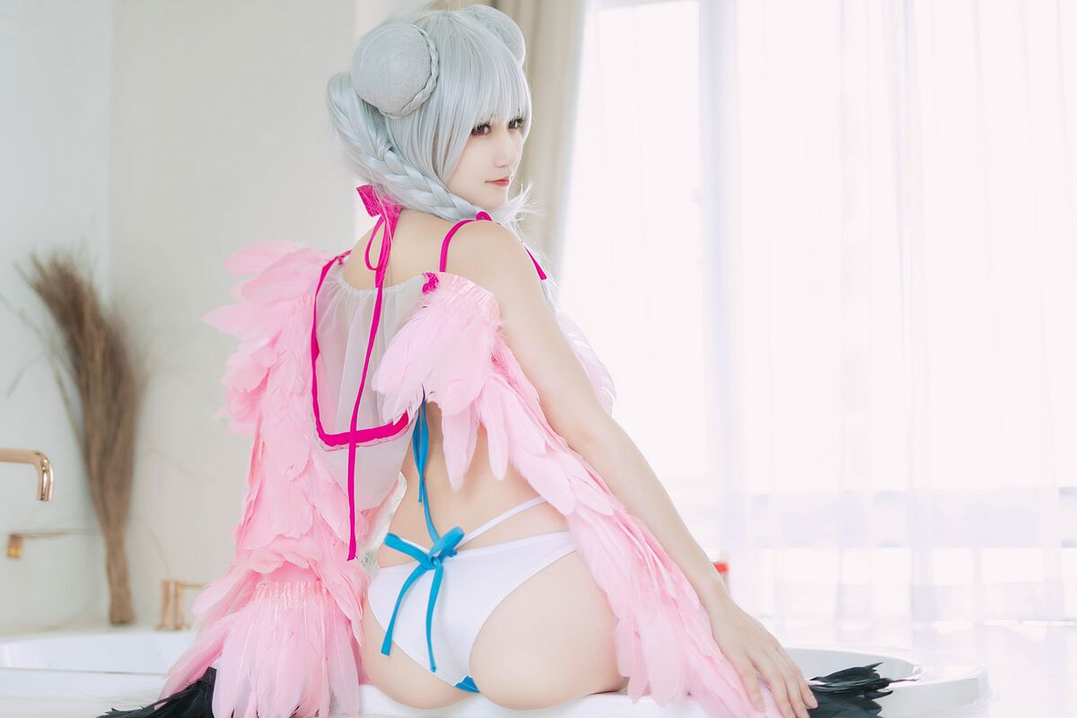 Coser@小仓千代w – Awesome Swimsuit