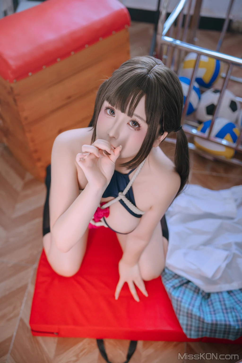 Coser@日奈娇: 更衣室