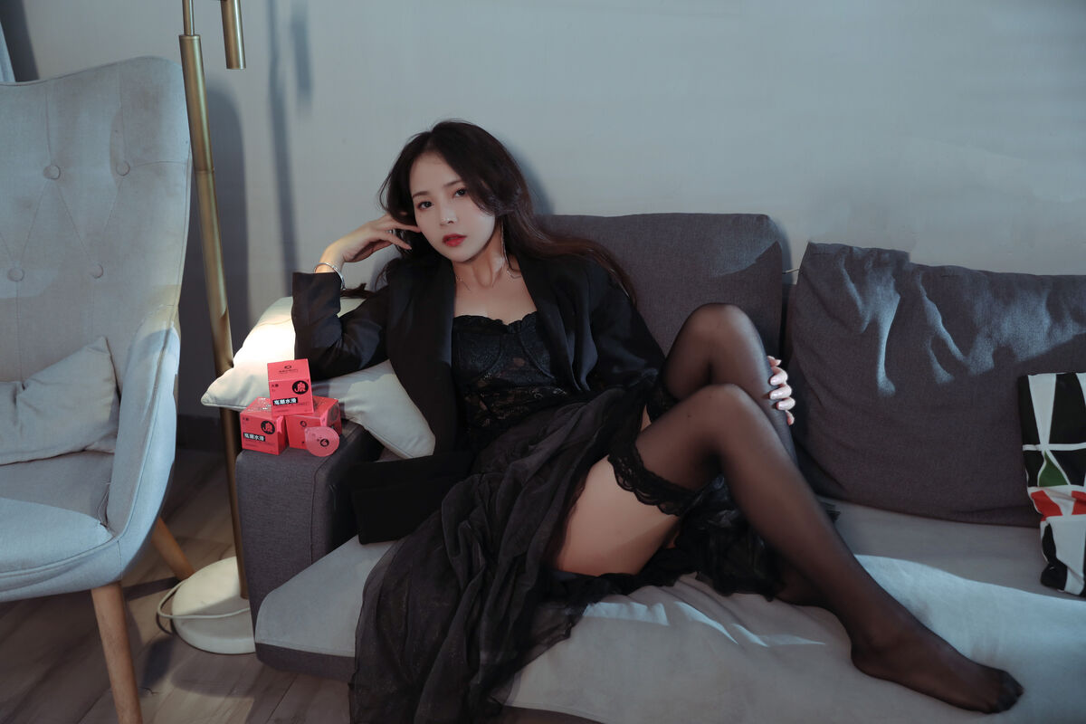 Coser@苏嫣嫣阿姨 – 黑色御姐风格大象