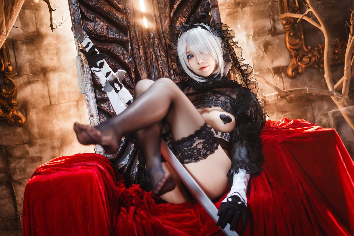 Coser@蜜汁猫裘 – 机械纪元 2B