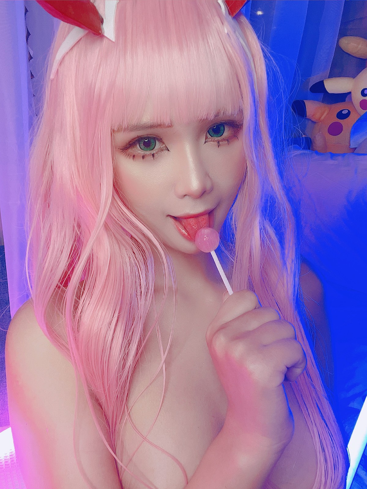 Cosplay Pyonピオン Zero Two