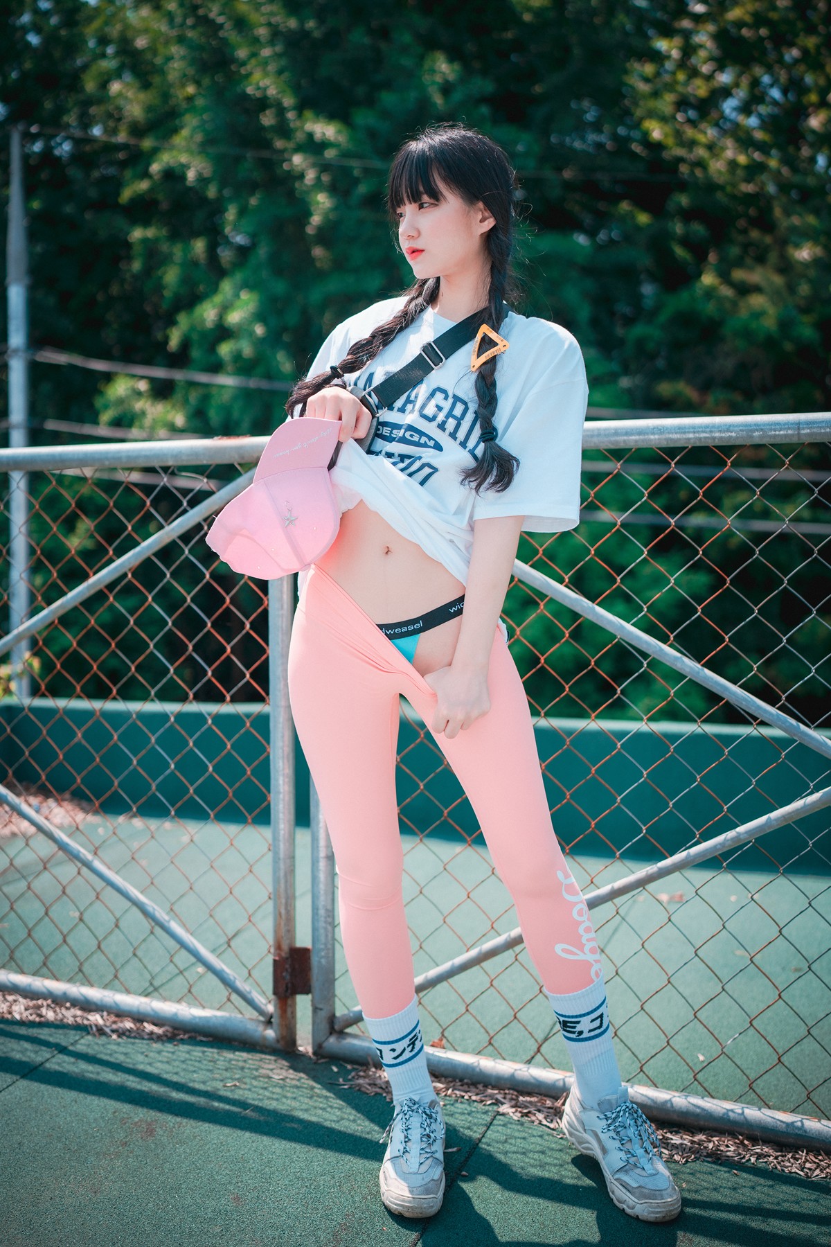 Jeong Jenny 정제니, DJAWA ‘Loose and Tight Pink’ Set.01