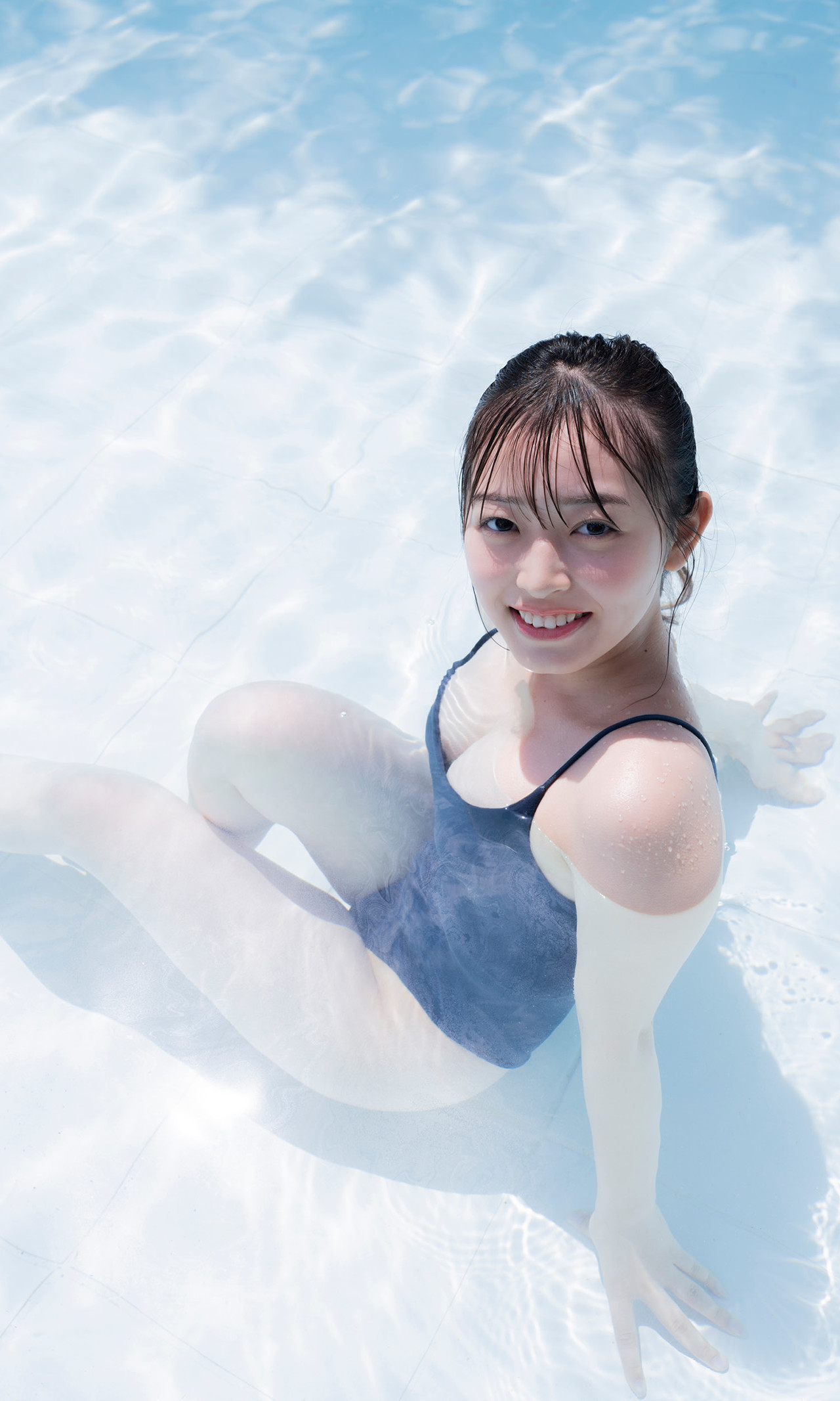 Koharu Kuroe 黒江こはる, 写真集 「るんるん、こはるん。」 Set.01