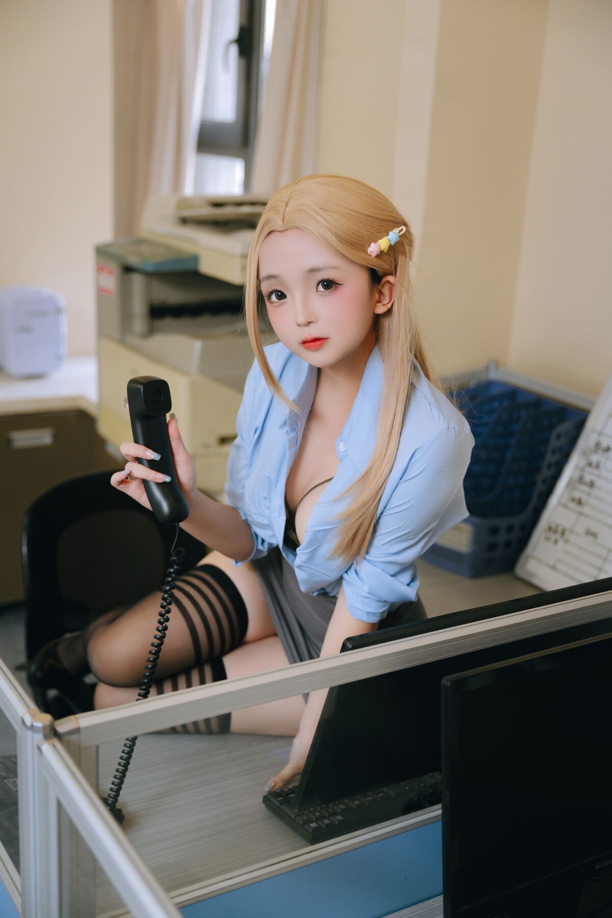 Coser@日奈娇 – 办公室 Part1