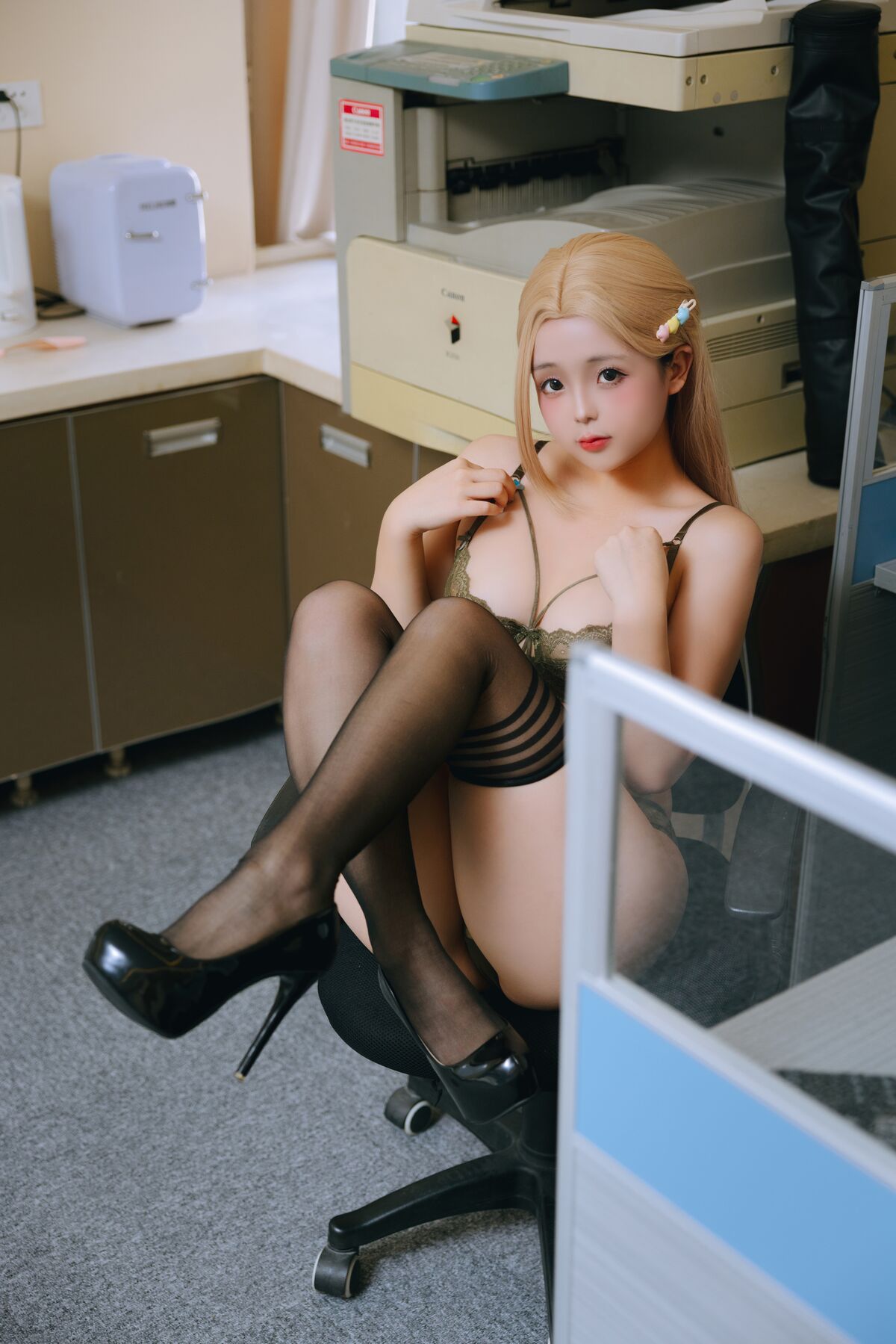 Coser@日奈娇 – 办公室 Part2