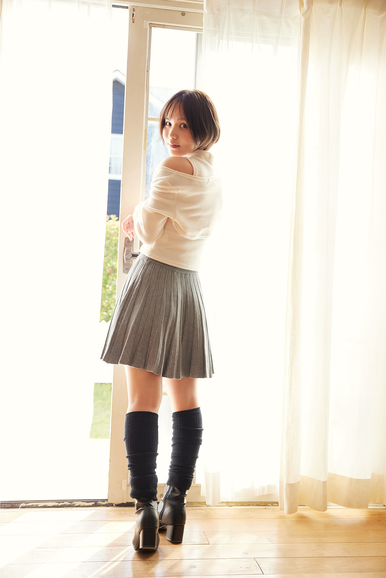 Haru Shibasaki 柴崎はる, 写真集 [土曜の午后はあなたと] Set.01