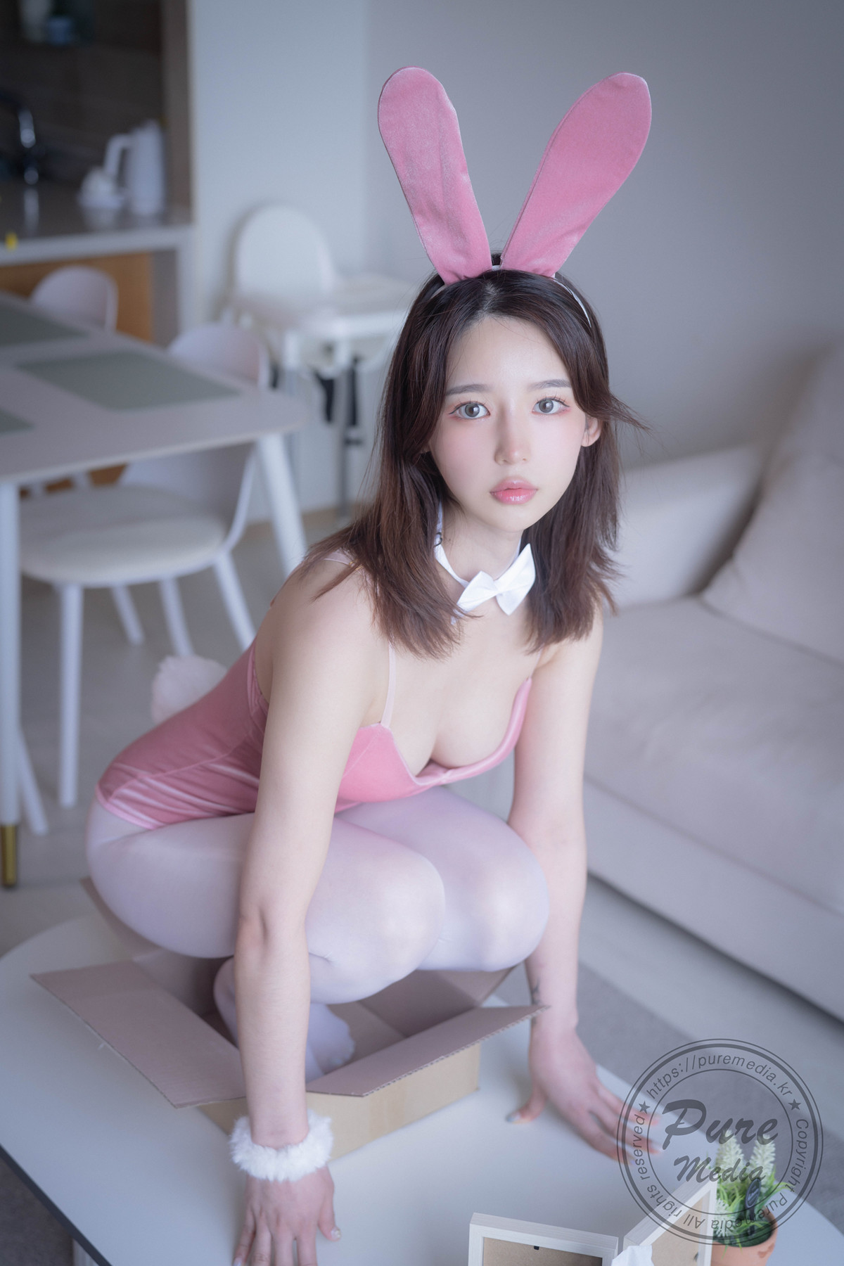 Yeha 예하, PURE MEDIA Vol.287 “Gift her a bunny doll” Set.01